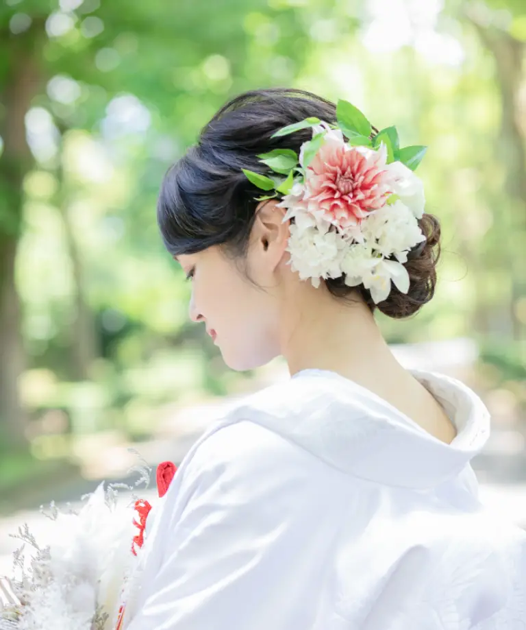 新婦 白無垢 生花の花飾りヘアスタイル 結婚写真