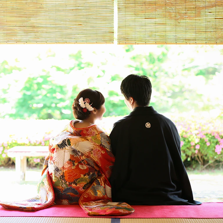 結婚写真 滋賀 前撮り お茶室にて日本庭園を眺めながら