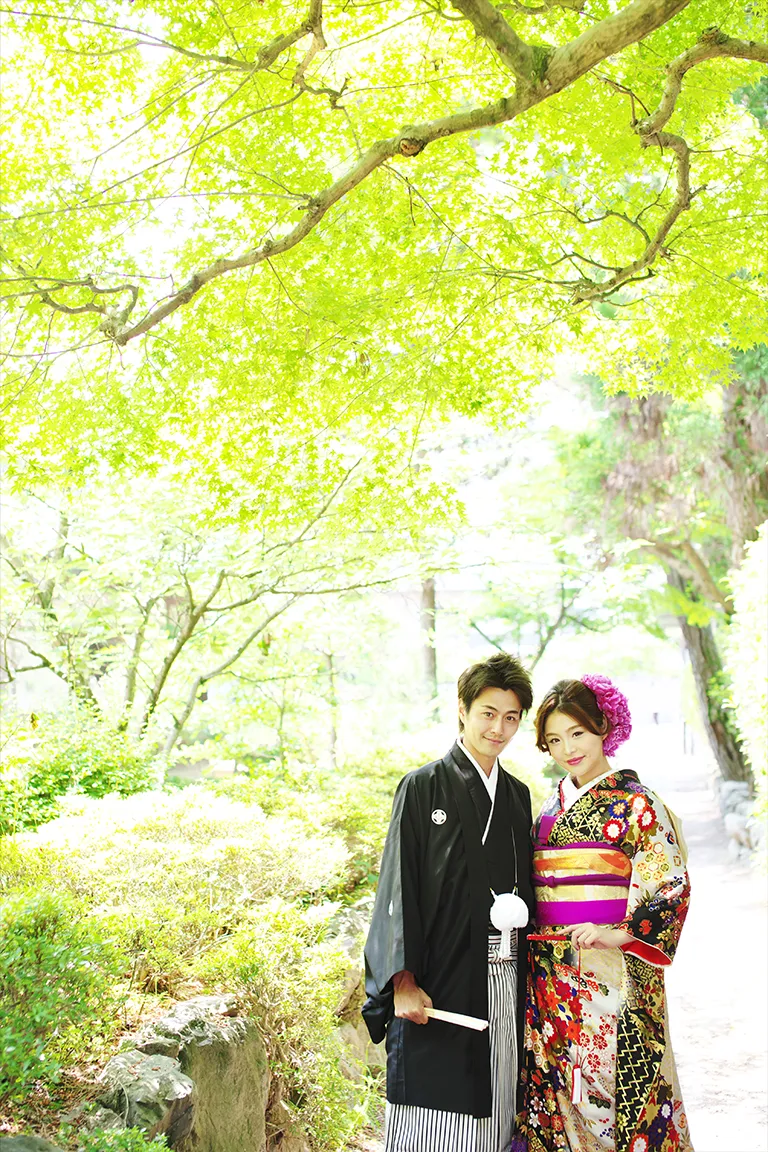 建部大社で神社フォトウェディング/前撮り 着物の新郎新婦
