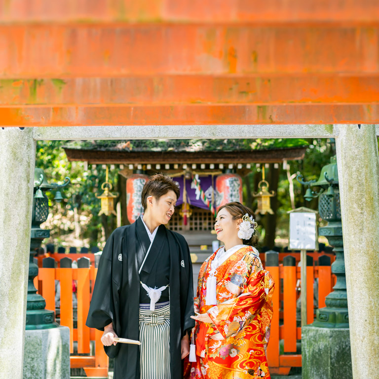 神社ご家族婚　ロケーションフォトウェディング　前撮り　和装　色打掛