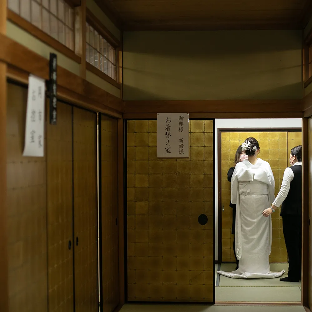 建部大社の新郎新婦お着替え室　滋賀の神前結婚式